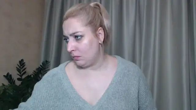 Snapshot of sweetpussy13 chatting on 01/11/25, 07:06 sweetpussy13 online show from 01/11/25, 07:06