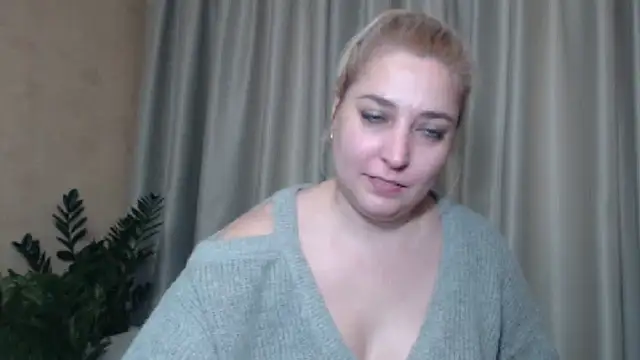 Snapshot of sweetpussy13 chatting on 01/11/25, 10:08 sweetpussy13 online show from 01/11/25, 10:08