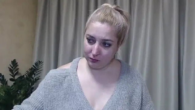 Snapshot of sweetpussy13 chatting on 01/14/25, 07:06 sweetpussy13 online show from 01/14/25, 07:06