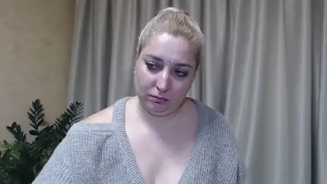 Snapshot of sweetpussy13 chatting on 01/14/25, 10:17 sweetpussy13 online show from 01/14/25, 10:17