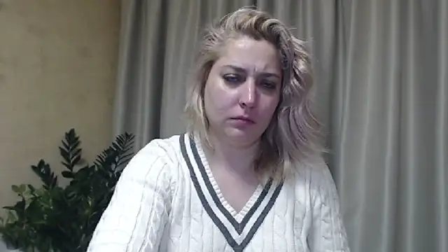 Snapshot of sweetpussy13 chatting on 01/18/25, 10:28 sweetpussy13 online show from 01/18/25, 10:28