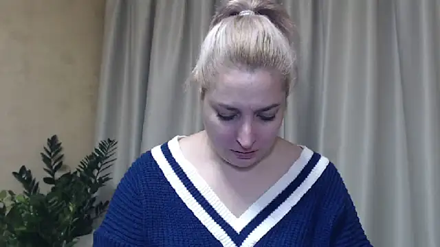 Snapshot of sweetpussy13 chatting on 01/19/25, 07:15 sweetpussy13 online show from 01/19/25, 07:15