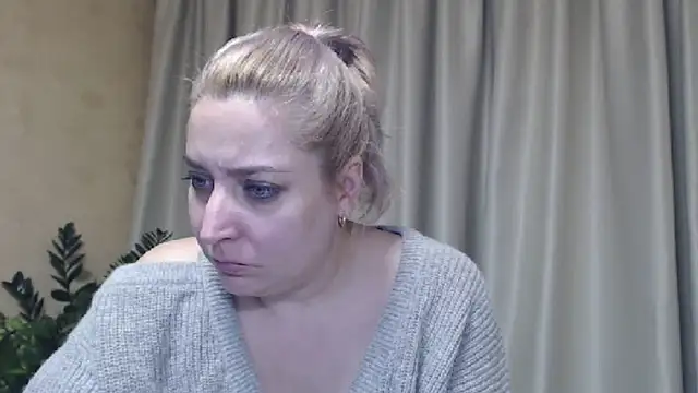 Snapshot of sweetpussy13 chatting on 01/21/25, 10:08 sweetpussy13 online show from 01/21/25, 10:08