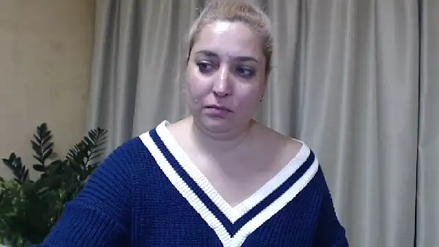 Snapshot of sweetpussy13 chatting on 01/29/25, 10:37 sweetpussy13 online show from 01/29/25, 10:37