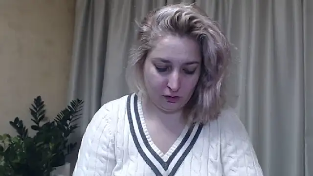 Snapshot of sweetpussy13 chatting on 01/30/25, 06:46 sweetpussy13 online show from 01/30/25, 06:46