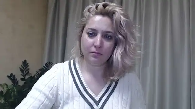 Snapshot of sweetpussy13 chatting on 01/30/25, 09:47 sweetpussy13 online show from 01/30/25, 09:47