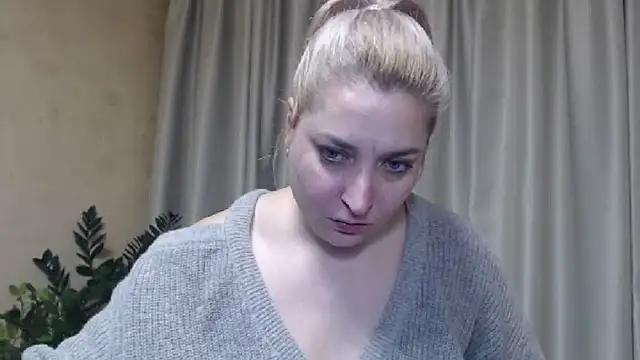 Snapshot of sweetpussy13 chatting on 01/31/25, 03:09 sweetpussy13 online show from 01/31/25, 03:09