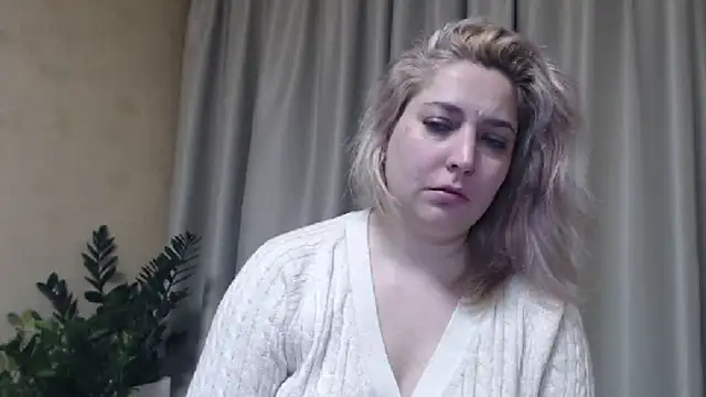 Snapshot of sweetpussy13 chatting on 02/01/25, 07:05 sweetpussy13 online show from 02/01/25, 07:05