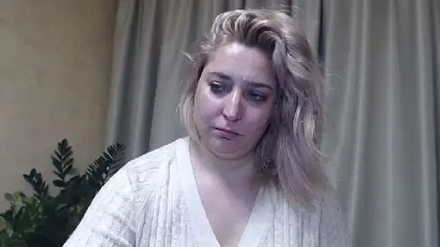 Snapshot of sweetpussy13 chatting on 02/01/25, 10:26 sweetpussy13 online show from 02/01/25, 10:26