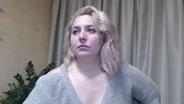 Snapshot of sweetpussy13 chatting on 02/04/25, 07:40 sweetpussy13 online show from 02/04/25, 07:40