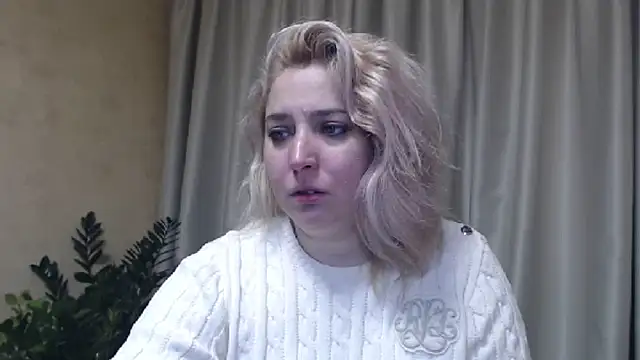 Snapshot of sweetpussy13 chatting on 02/07/25, 07:07 sweetpussy13 online show from 02/07/25, 07:07