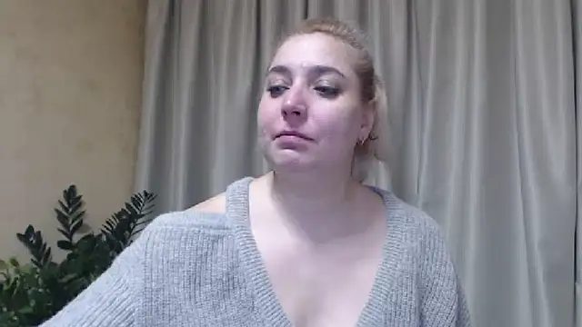 Snapshot of sweetpussy13 chatting on 02/08/25, 07:04 sweetpussy13 online show from 02/08/25, 07:04