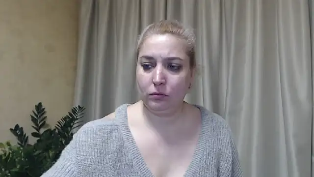 Snapshot of sweetpussy13 chatting on 02/08/25, 10:07 sweetpussy13 online show from 02/08/25, 10:07