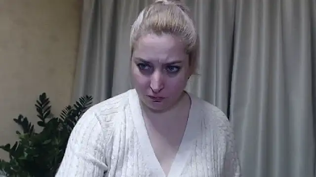 Snapshot of sweetpussy13 chatting on 02/12/25, 10:03 sweetpussy13 online show from 02/12/25, 10:03