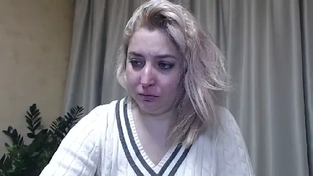 Snapshot of sweetpussy13 chatting on 02/14/25, 06:56 sweetpussy13 online show from 02/14/25, 06:56