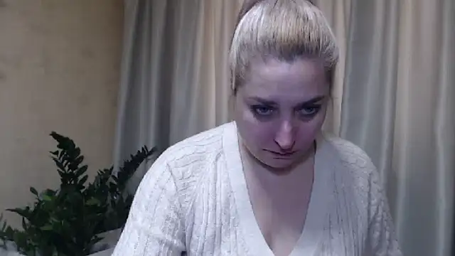 Snapshot of sweetpussy13 chatting on 02/26/25, 07:20 sweetpussy13 online show from 02/26/25, 07:20