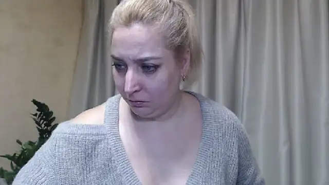 Snapshot of sweetpussy13 chatting on 03/06/25, 09:58 sweetpussy13 online show from 03/06/25, 09:58