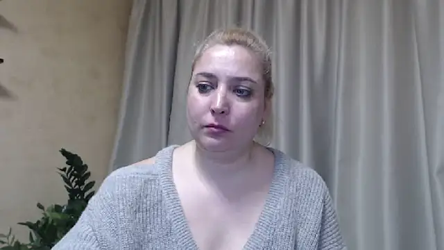 Snapshot of sweetpussy13 chatting on 03/11/25, 09:56 sweetpussy13 online show from 03/11/25, 09:56