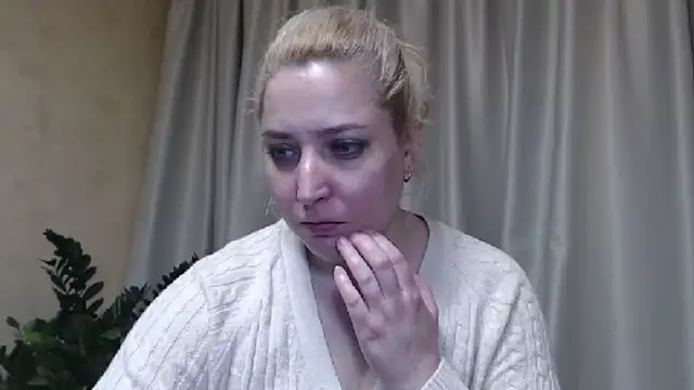 Snapshot of sweetpussy13 chatting on 03/13/25, 07:09 sweetpussy13 online show from 03/13/25, 07:09