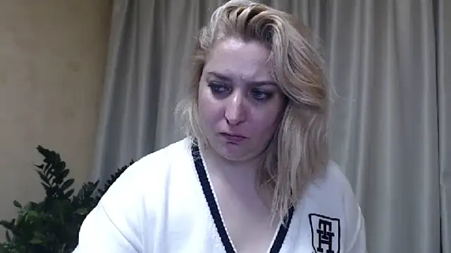 Snapshot of sweetpussy13 chatting on 03/14/25, 09:35 sweetpussy13 online show from 03/14/25, 09:35