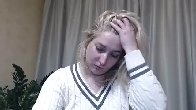 Snapshot of sweetpussy13 chatting on 03/20/25, 10:10 sweetpussy13 online show from 03/20/25, 10:10