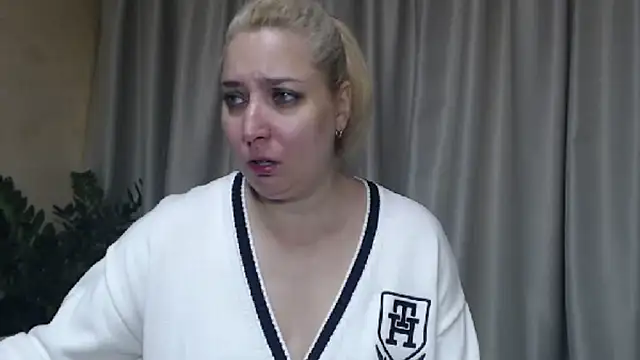 Snapshot of sweetpussy13 chatting on 10/03/25, 05:59 sweetpussy13 online show from 10/03/25, 05:59