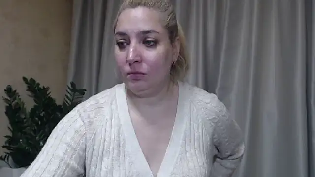 Snapshot of sweetpussy13 chatting on 11/14/25, 08:13 sweetpussy13 online show from 11/14/25, 08:13