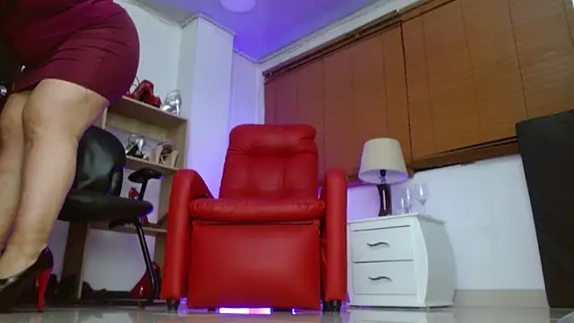 Snapshot of paola_xm chatting on 01/20/25, 10:29 paola xm online show from 01/20/25, 10:29