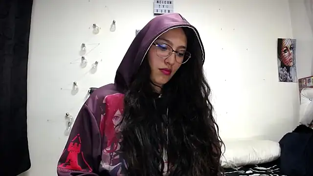 abril onnel online show from 02/01/25, 12:18