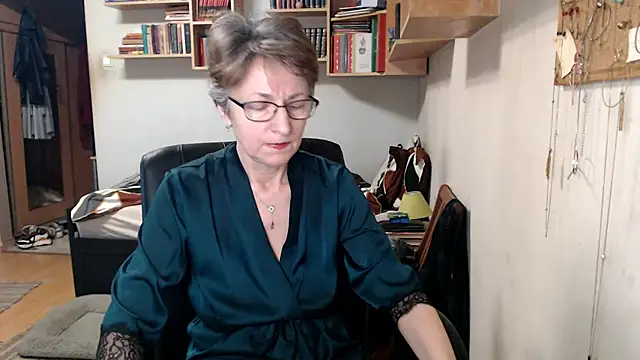 Snapshot of katemodel chatting on 09/30/25, 07:24 katemodel online show from 09/30/25, 07:24