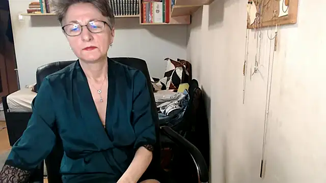 Snapshot of katemodel chatting on 10/29/25, 07:54 katemodel online show from 10/29/25, 07:54