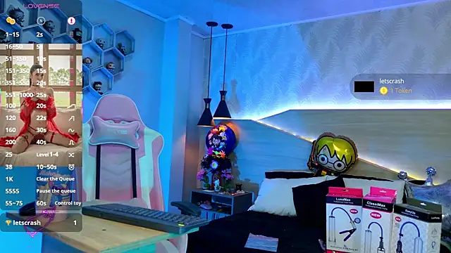 kylliefox  online show from 10/30/25, 01:34