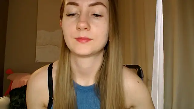 Snapshot of BluueSilk chatting on 12/30/24, 12:20 BluueSilk online show from 12/30/24, 12:20