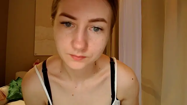 Snapshot of BluueSilk chatting on 01/11/25, 06:03 BluueSilk online show from 01/11/25, 06:03