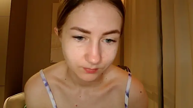 Snapshot of BluueSilk chatting on 01/17/25, 06:04 BluueSilk online show from 01/17/25, 06:04