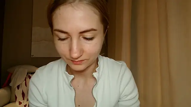 Snapshot of BluueSilk chatting on 02/04/25, 12:33 BluueSilk online show from 02/04/25, 12:33