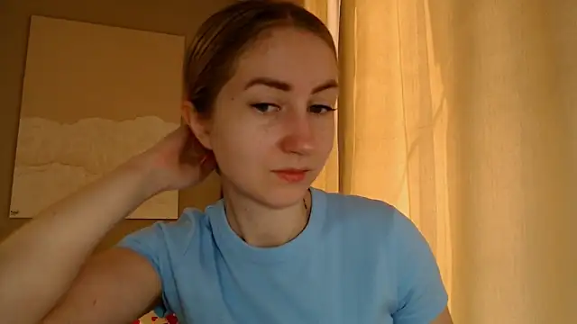 Snapshot of BluueSilk chatting on 03/19/25, 06:14 BluueSilk online show from 03/19/25, 06:14