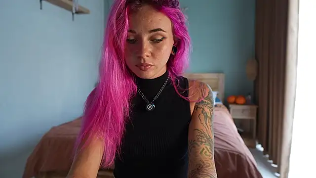 Sarah Pink online show from 10/30/25, 12:34