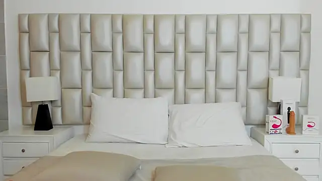 paola katy dicks online show from 02/27/25, 07:47