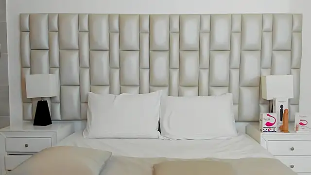 paola katy dicks online show from 03/07/25, 07:49