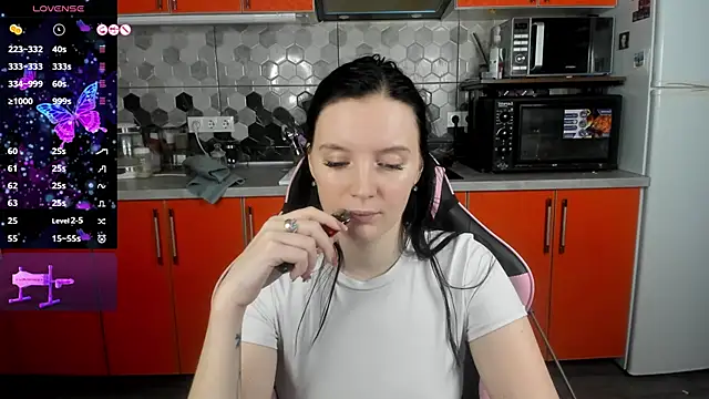 Mary Blu online show from 01/17/25, 01:47