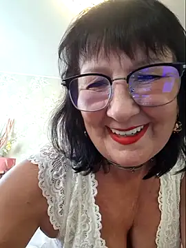 Snapshot of LaliaMia chatting on 10/14/25, 10:16 LaliaMia online show from 10/14/25, 10:16