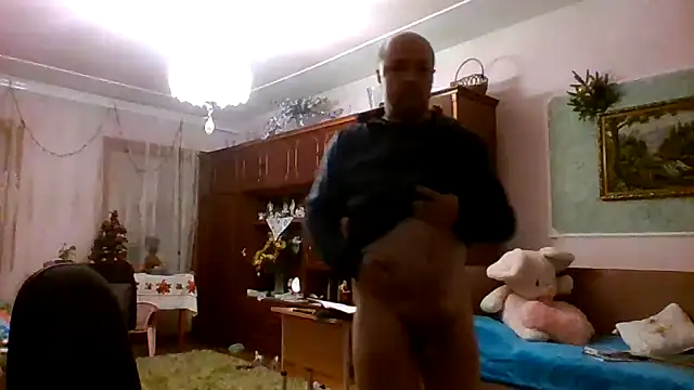 Snapshot of Luceriusbigass chatting on 12/27/24, 04:21 Luceriusbigass online show from 12/27/24, 04:21