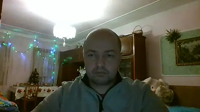 Snapshot of Luceriusbigass chatting on 01/05/25, 06:35 Luceriusbigass online show from 01/05/25, 06:35