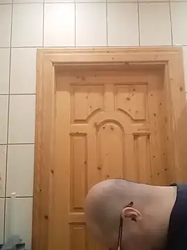 Snapshot of Luceriusbigass chatting on 02/24/25, 04:47 Luceriusbigass online show from 02/24/25, 04:47