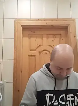 Snapshot of Luceriusbigass chatting on 02/27/25, 05:15 Luceriusbigass online show from 02/27/25, 05:15