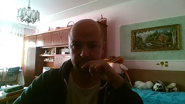 Snapshot of Luceriusbigass chatting on 09/27/25, 02:55 Luceriusbigass online show from 09/27/25, 02:55