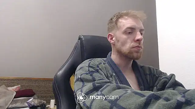 Snapshot of Milkyman7 chatting on 10/24/25, 07:21 Milkyman7 online show from 10/24/25, 07:21