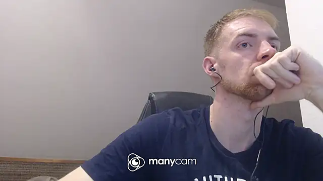 Snapshot of Milkyman7 chatting on 10/25/25, 06:35 Milkyman7 online show from 10/25/25, 06:35