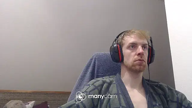 Snapshot of Milkyman7 chatting on 11/26/25, 08:32 Milkyman7 online show from 11/26/25, 08:32